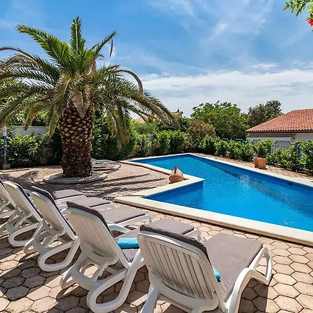 Stunning In With Swimming Pool