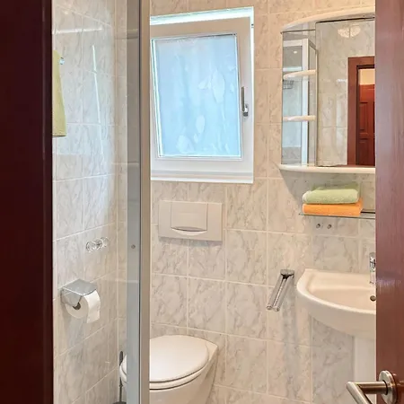 Stunning In With Swimming Pool *
